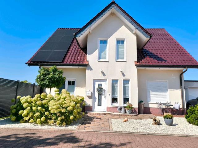 Modernes Einfamilienhaus mit Wohlfühlgarantie in ruhiger Lintorfer Lage