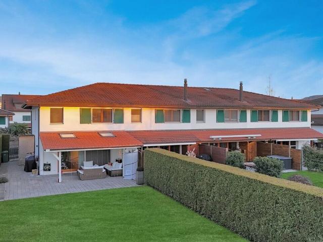 modernes Einfamilienhaus mit zwei Einstellhallenplätzen