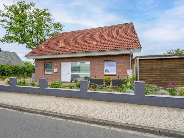 Modernes Einfamilienhaus sucht Familie