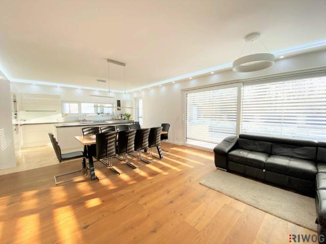 / MODERNES EINFAMILIENHAUS / POOL & GARTEN / GARAGE / 30 Min. in die Innenstadt /