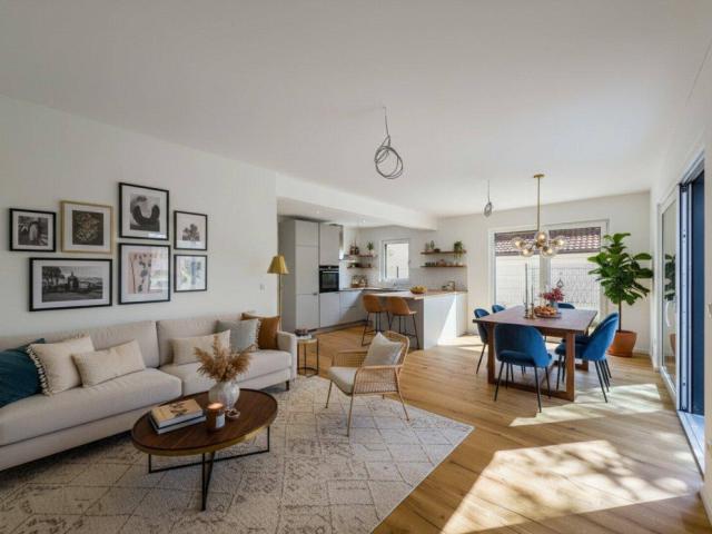 Stadtadresse. Gartentür. Zuhause. Freistehendes Einfamilienhaus mit 166m2 Nutzfläche