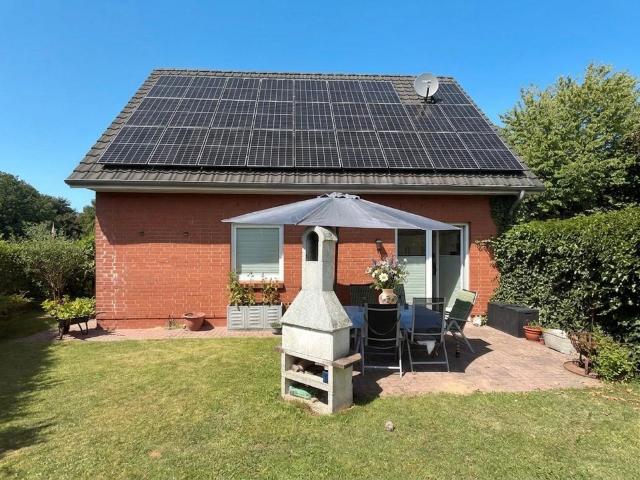 Modernes Familienglück mit Südgarten