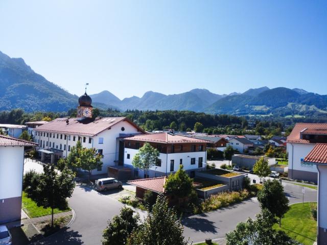 Modernes Familienglück 4,5 Zi. Souterrainwhg. mit Garten und Bergblick im Inntal