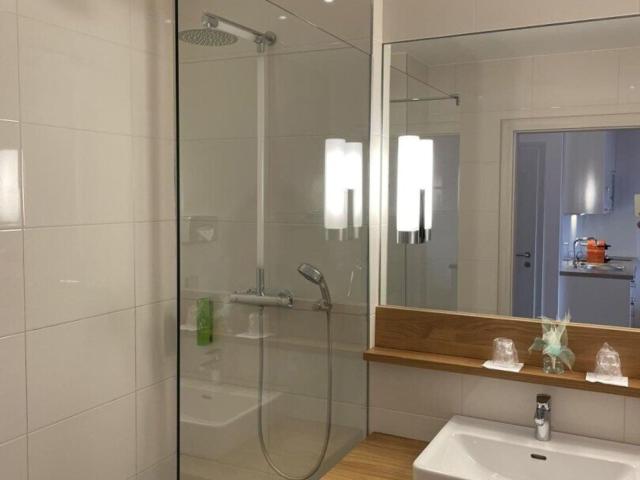 Modernes, Komplett Möbliertes Appartement mit Privatem Seezugang in Krumpendorf am Wörthersee