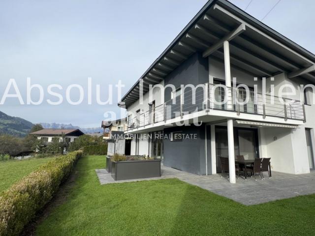Modernes Mehrfamilienhaus in ruhiger Lage, unweit des Zentrums von St. Johann/Pongau. 2 x Carport