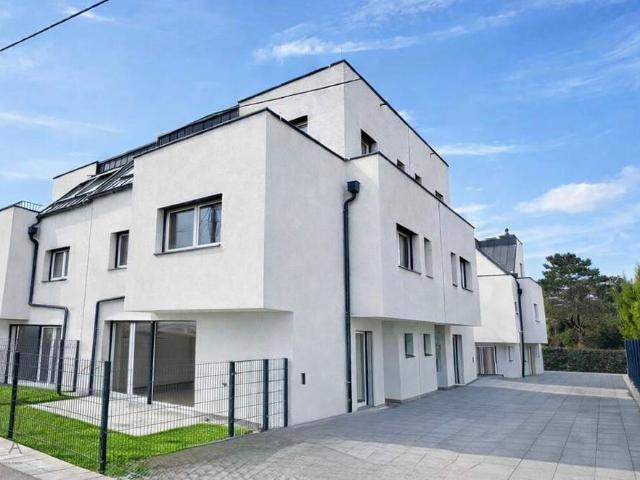 Modernes Neubau Doppelhaus in Ziegelmassivbauweise