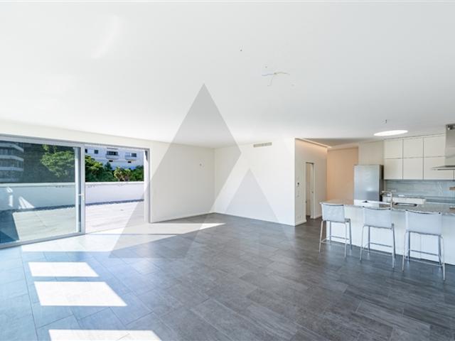 MODERNES PENTHOUSE IN ZENTRALER LAGE MIT GROSSER TERRASSE