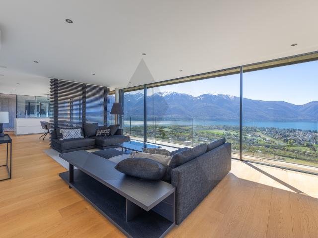 MODERNES PENTHOUSE MIT PRIVATEM AUFZUG UND ZWEI MASTER SUITEN