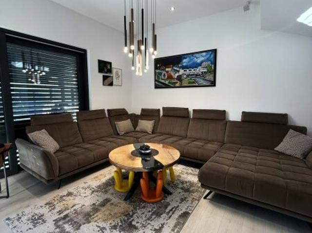Modernes Reiheneckhaus mit Garten in Mattighofen