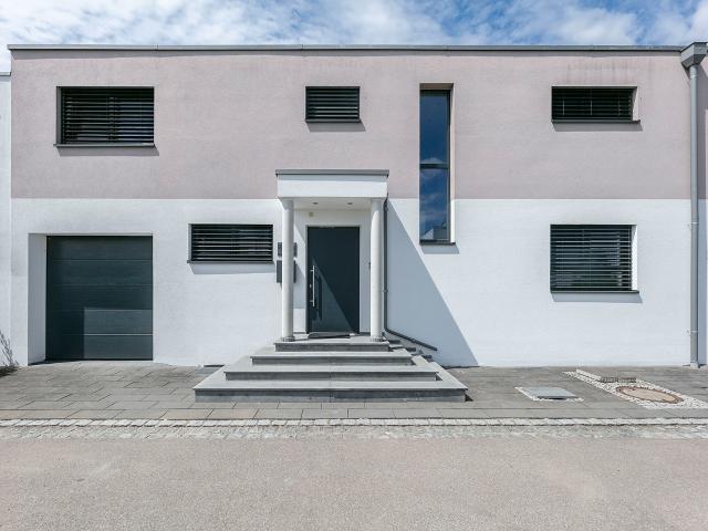 Modernes Reiheneckhaus mit hochwertiger Ausstattung und Einliegerwohnung
