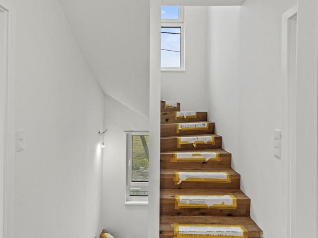 Modernes Reihenhaus mit Balkon, Terrasse und Wohnkeller