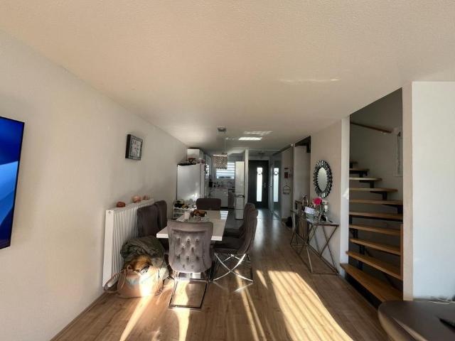 Modernes Reihenhaus in Freiberg am Neckar! Bezugsfrei ab März!