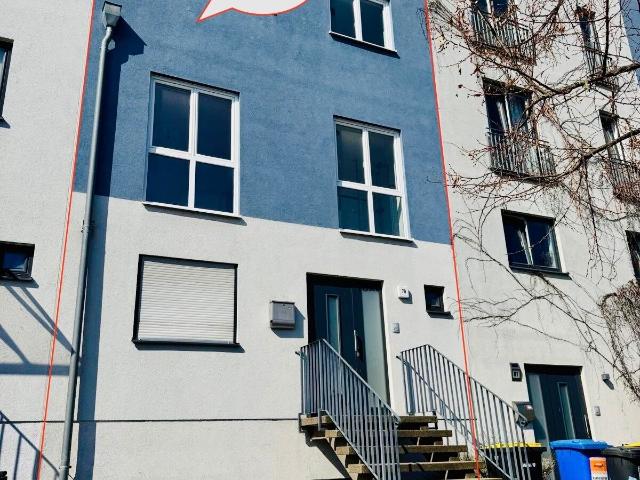 Modernes Reihenmittelhaus in Berlin Friedrichshain Stilvoll Wohnen mit Komfort