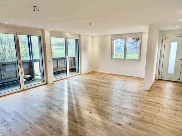 Modernes Studio mit grosszügigem Balkon