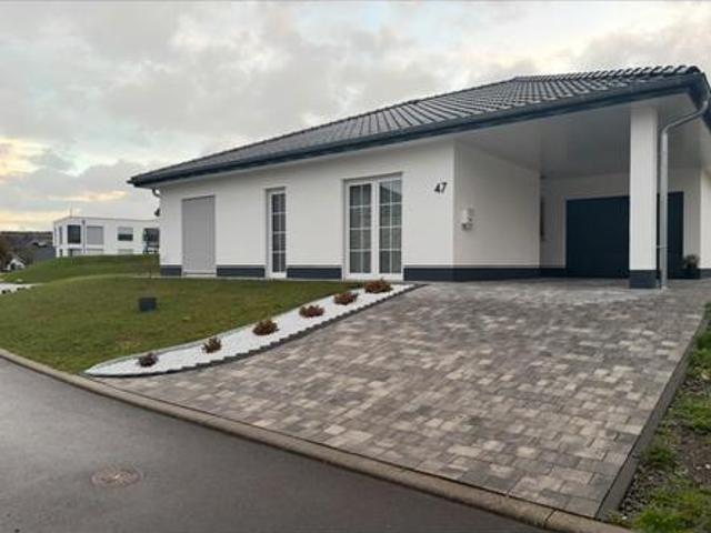 Moderner Bungalow in naturnaher Lage