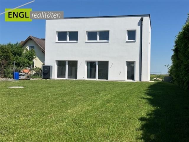 Moderner Erstbezug in idyllischer Umgebung, nahe den Weingärten