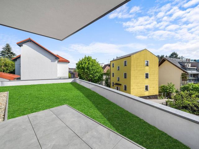 Moderner Erstbezug: Sonnige 4 Zimmer Wohnung mit Terrasse und Garten