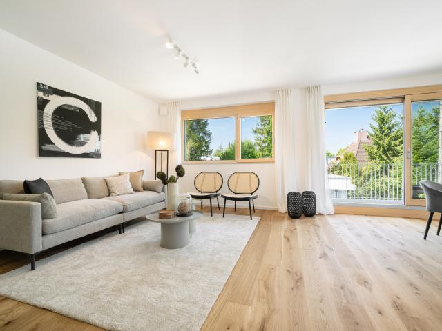 Moderner Gartentraum im grünen Harlaching: Großzügige 3 Zimmer Wohnung plus Hobbyraum