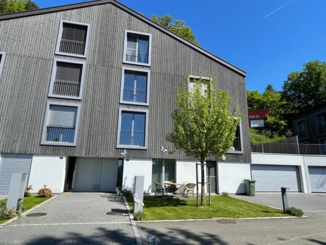 Moderner, grosszügiger Wohntraum für die Familie mit 1.5 Zimmer Einliegerwohnung
