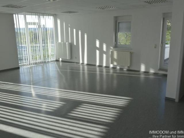Moderner Schulungsraum mit Dachterrasse und herrlichem Ausblick zu vermieten!