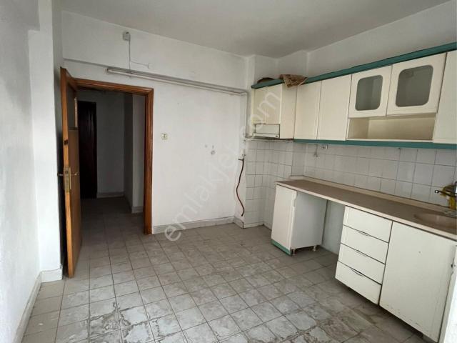 Modernevler Mahallesinde Site İçerisinde 2+1 Satılık Daire