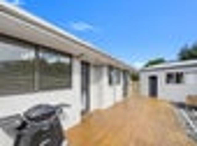 Modernised Massey Gem – Vendors Moving South!