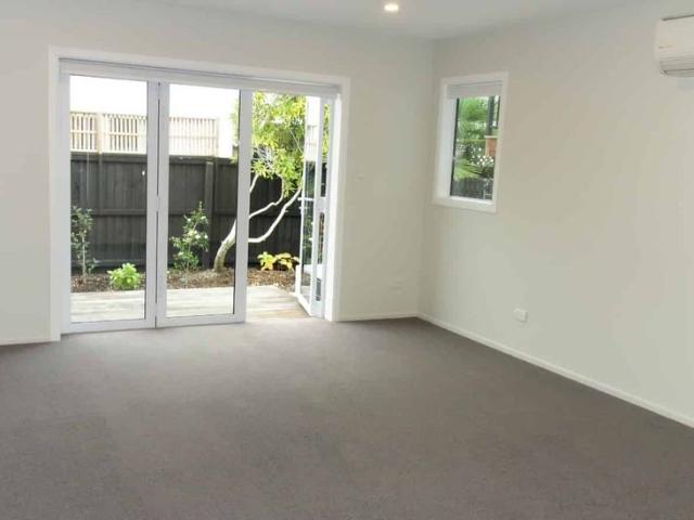 Modernised 2 Bedroom Townhouse in Merivale