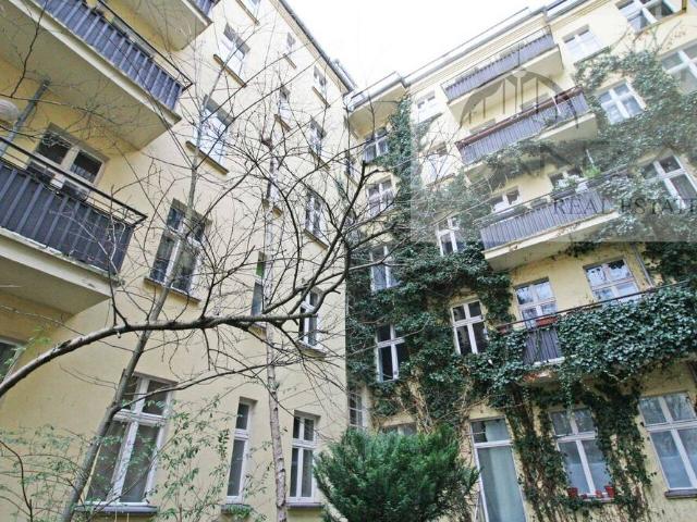 Modernisierte Altbauwohnung in ruhiger Seitenstraße Bezugsfrei