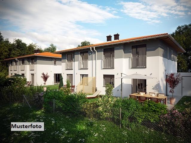 Modernisierte charmante Doppelhaushälfte mit Garten und Garage