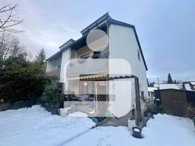 modernisierte Doppelhaushälfte in Alterlangen. Wohnen auf mehreren Ebenen