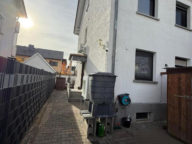 Modernisierte und zukunftssichere Doppelhaushälfte mit Einliegerwohnung