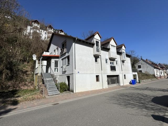 Modernisierte 1 Zimmerwohnung mit Terras.