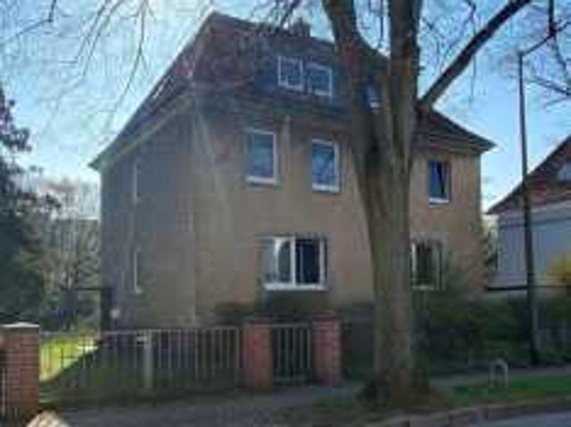 Modernisierte 2 Zimmer DG Wohnung mit ausgebautem Spitzboden in begehrter Lage von Langenhagen