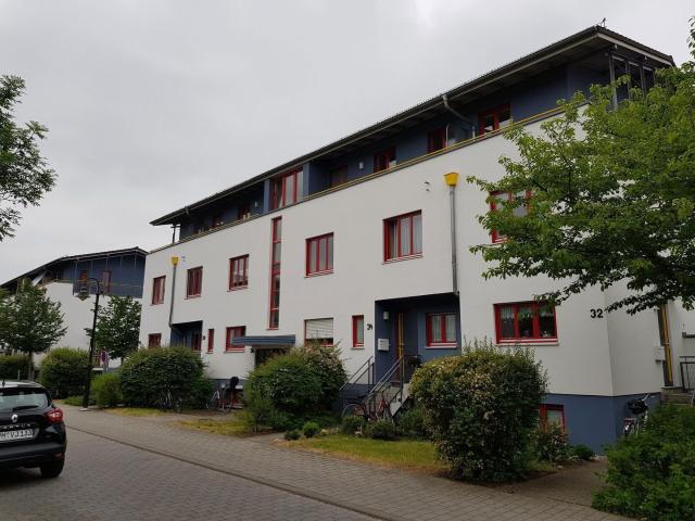 Modernisierte 2 Zimmer Wohnung mit gehobener Innenausstattung + Einbauküche in sehr guter Wohnlage