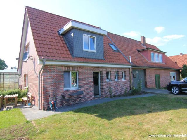 Modernisierte 3,5 Zimmer Doppelhaushälfte mit Garten und Garage in Hamburg Curslack