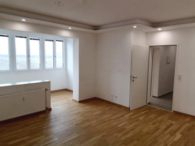 Attraktive, sanierte 3 Zimmer Wohnung in Asten – inkl. Parkplatz und verglaster Loggia!