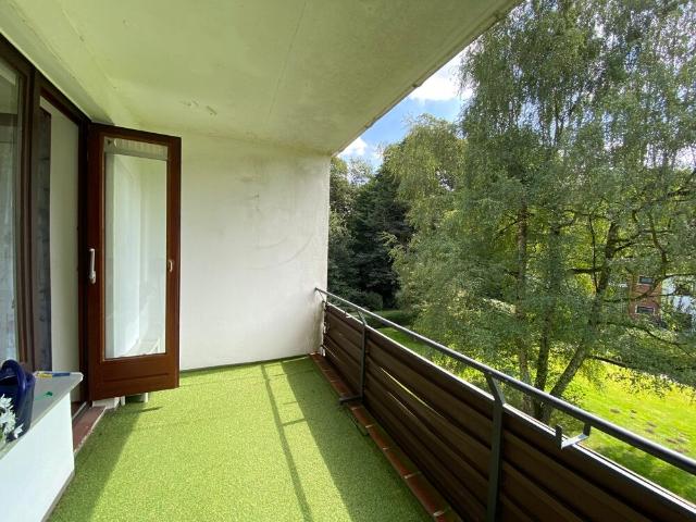 Modernisierte 3 Zimmer Wohnung mit Balkon und Garage