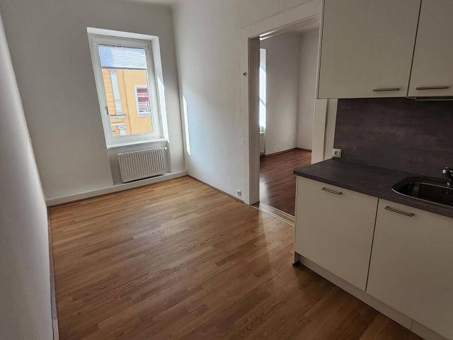 Modernisierte 4 Zimmer Altbauwohnung mit Aufzug Top Lage