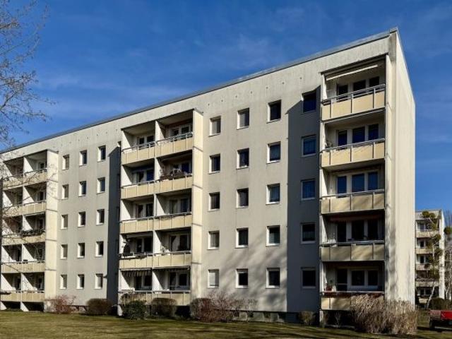 modernisierte 4 Zimmer Eigentumswohnung bezugsfrei kaufen in Potsdam Stern, 72 m², sonniger Balkon