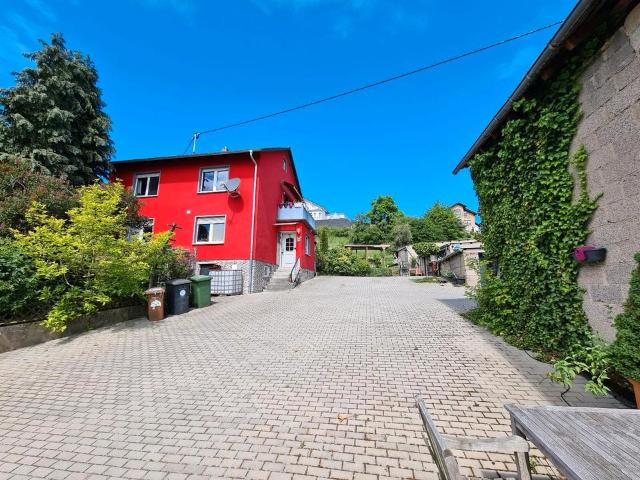 Modernisierten Bauernhaus mit Nebengebäuden