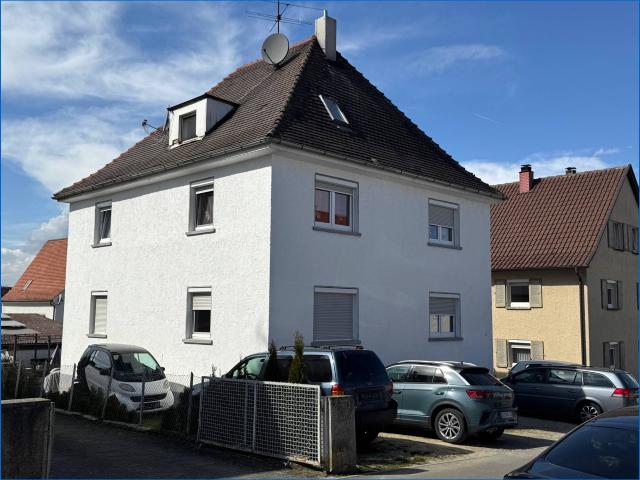 Modernisiertes 4 Familienhaus / Renditeobjekt mit schönem Garten in ruhiger und zentraler Lage!