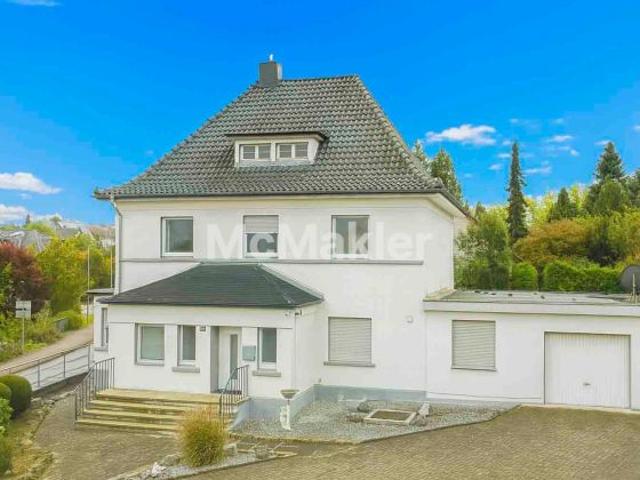 Modernisiertes 1–2 Familienhaus mit Garage und Wintergarten in attraktiver Lage von Löhne Ort