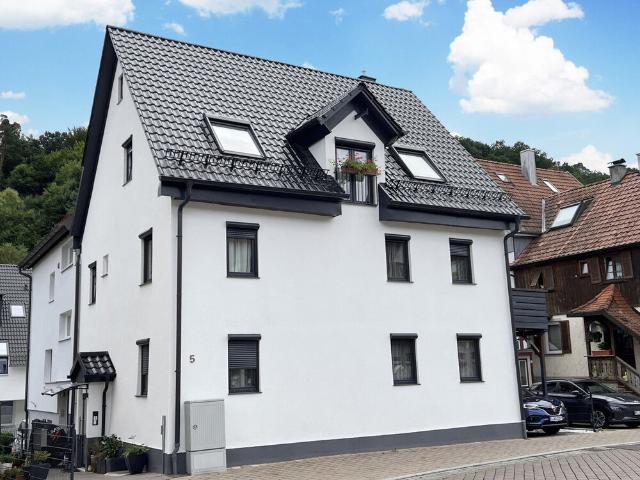 Modernisiertes 3 Familienhaus in bevorzugter Lage!