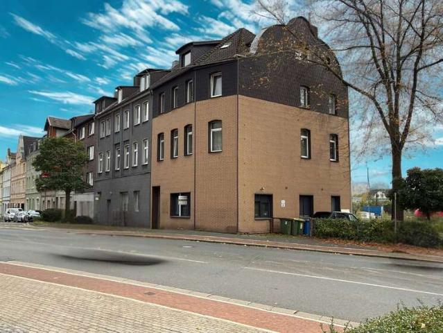 Modernisiertes 3 Parteienhaus mit Maisonette und Gartenanteil nahe Centro
