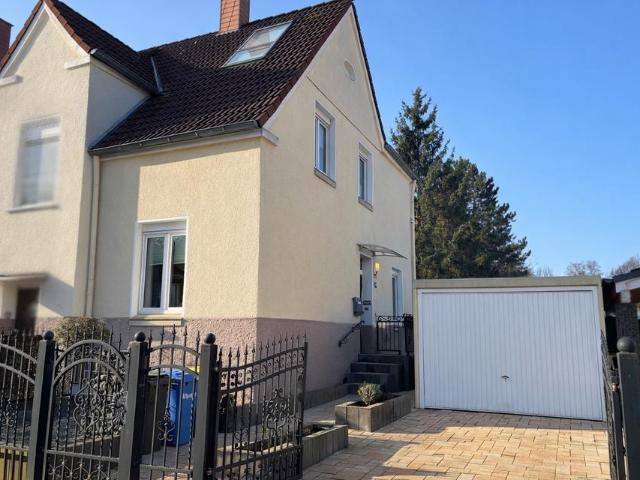 Modernisiertes Zechenhaus mit großer Garage sofort bezugsfertig