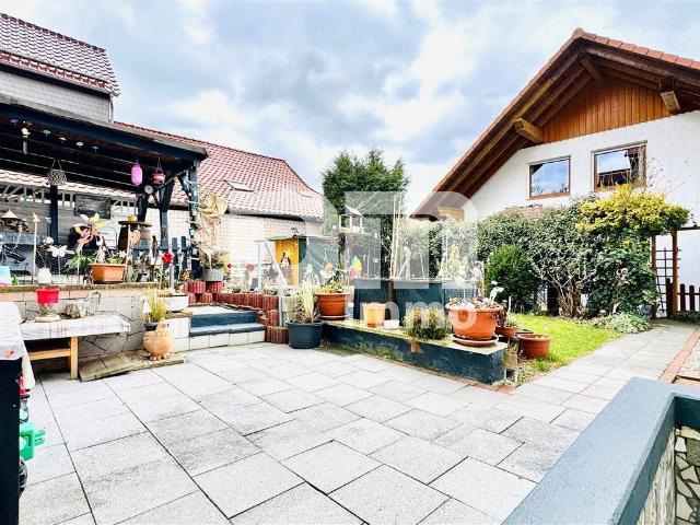 Modernisiertes Zweifamilienhaus BJ mit Gewerbeanteil, Anbau und enormen Platzangebot