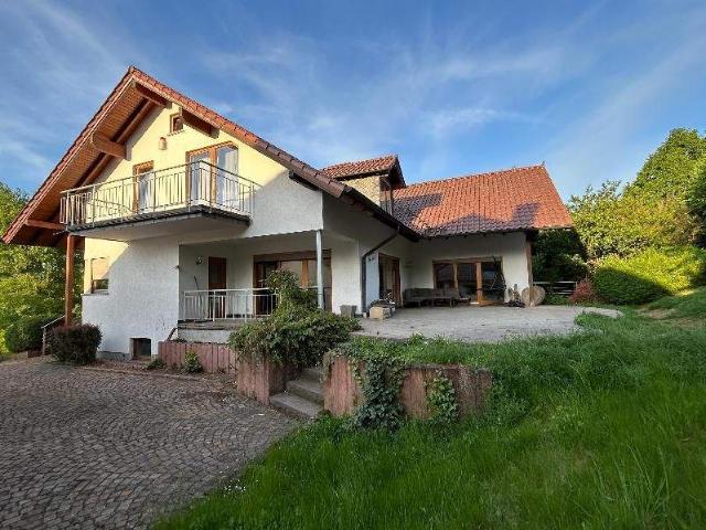 Modernisiertes Zweifamilienhaus in Ruhiglage am Waldrand 446 m² Wohn u.Nutzfläche Topausstattung EBK