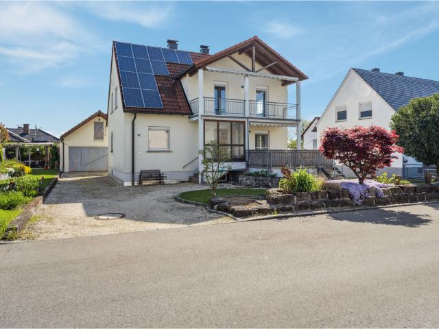 Modernisiertes Ankommen und Wohlfühlen Freistehendes Familienidyll mit Doppelgarage und PV Anlage
