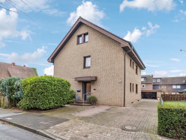 Modernisiertes Dreifamilienhaus in familienfreundlicher Wohnlage von Gütersloh Avenwedde