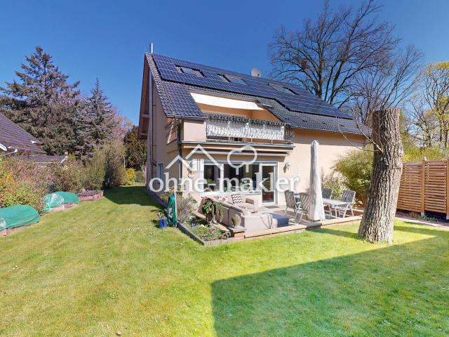 Modernisiertes Einfamilienhaus in Kladow, großes Grundstück nahe Havel mit Privatweg & Waldzugang